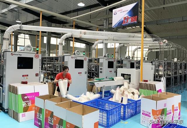 自动快餐盒生产机全国一次性餐具生产厂家